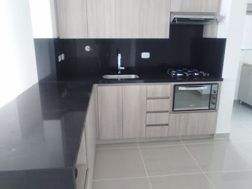 Apartamento en arriendo Antioquia Medellín Urbanizacion Cedros De La Colina 120 m2 Habitaciones 3 Baños 4 Garajes 2 Precio $4600000