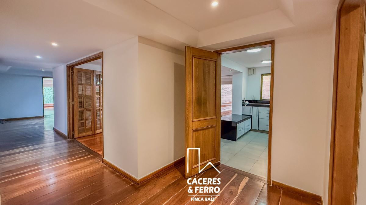 Apartamento en arriendo Cundinamarca Bogotá Santa Ana Oriental 228 m2 Habitaciones 3 Baños 3 Garajes 2 Precio $16000000