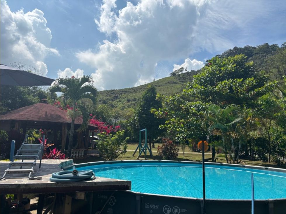 Casa Campestre en venta Antioquia Yolombó Yolombó 240 m2 Habitaciones 4 Baños 3 Garajes 8 Precio $1120000000