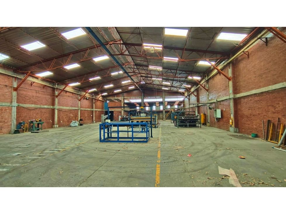 Bodega en venta Valle Del Cauca Yumbo Zona Industrial 1160 m2 Habitaciones 0 Baños 3 Garajes 6 Precio $2500000000