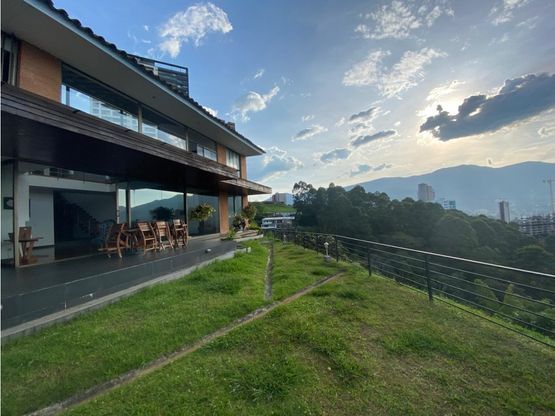 Casa en venta Antioquia Sabaneta Sabaneta 570 m2 Habitaciones 4 Baños 5 Garajes 2 Precio $3147000000