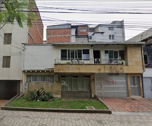 Apartamento en arriendo Antioquia Medellín Rosales 200 m2 Habitaciones 4 Baños 3 Garajes 0 Precio $5000000