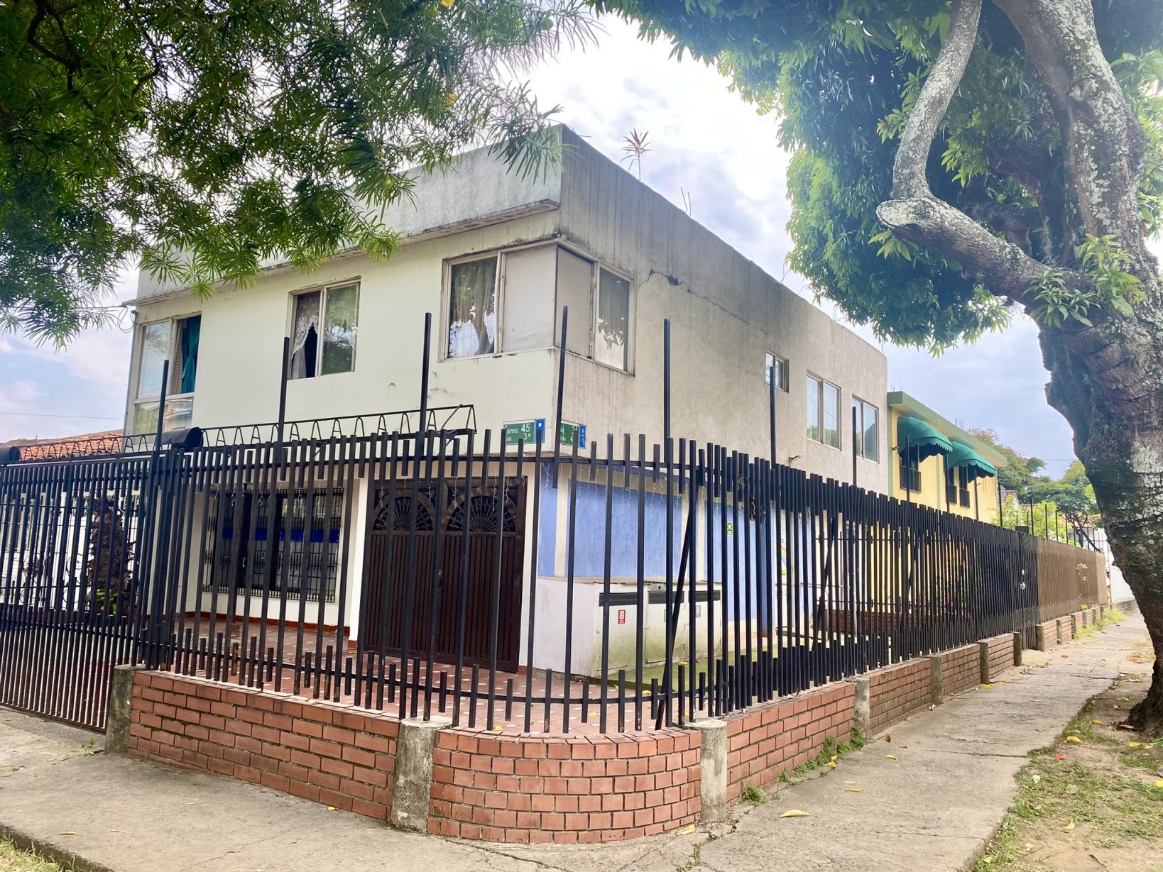 Casa en arriendo o venta Valle Del Cauca Cali El Lido 432 m2 Habitaciones 6 Baños 6 Garajes 5 Precio venta $1000000000 Precio arriendo $7000000