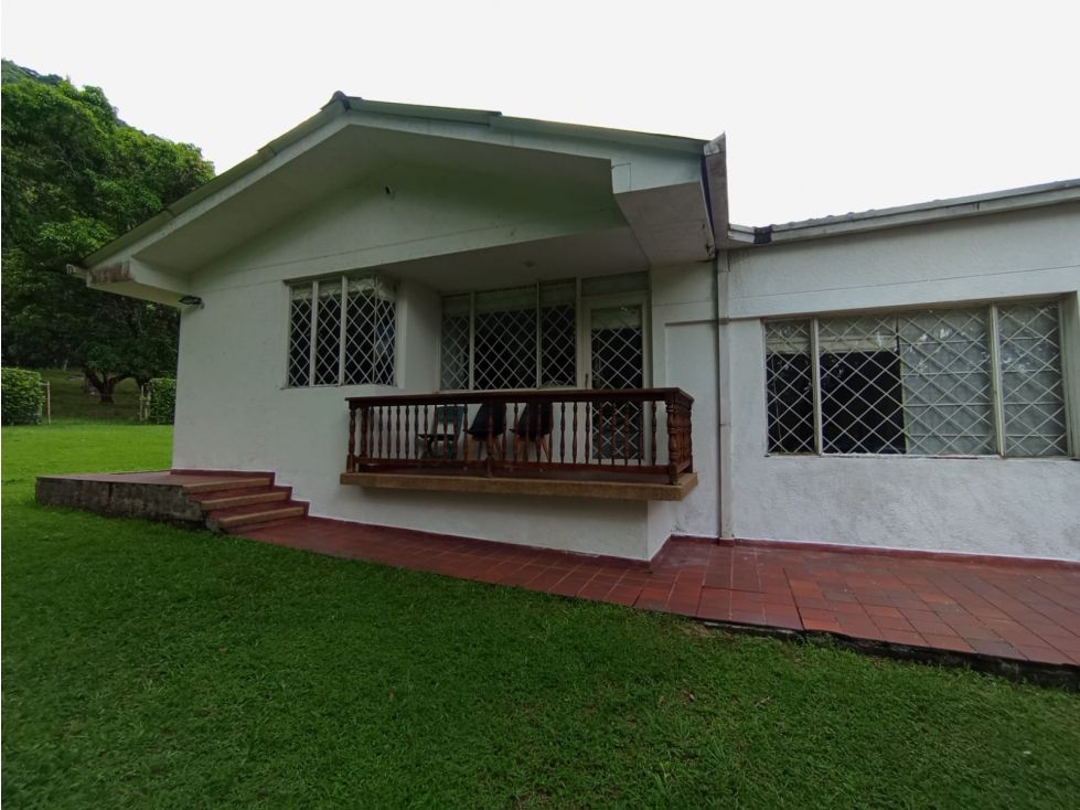 Casa Campestre en arriendo o venta Meta Villavicencio Villavicencio 600 m2 Habitaciones 5 Baños 6 Garajes 5 Precio venta $4100000000 Precio arriendo $1200000