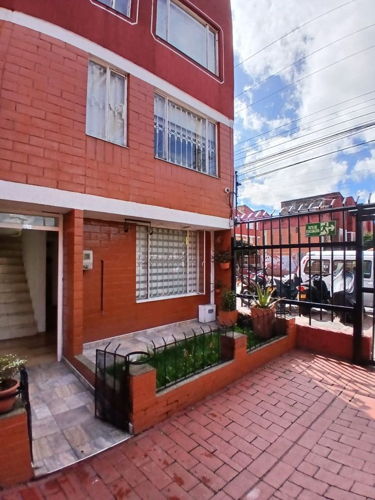 Casa en arriendo Cundinamarca Bogotá Cr Bosques De Tierragrata 39 m2 Habitaciones 3 Baños 2 Garajes 0 Precio $1750000
