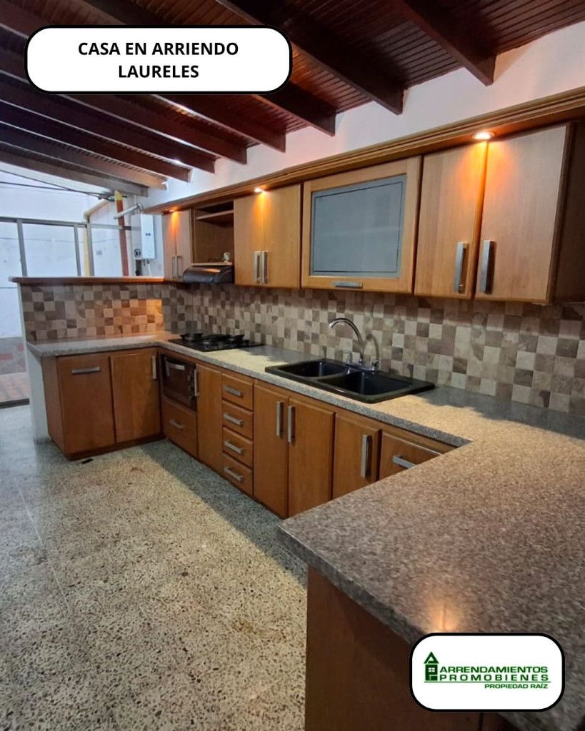 Casa en arriendo Antioquia Medellín Las Acacias 200 m2 Habitaciones 5 Baños 4 Garajes 1 Precio $7000000