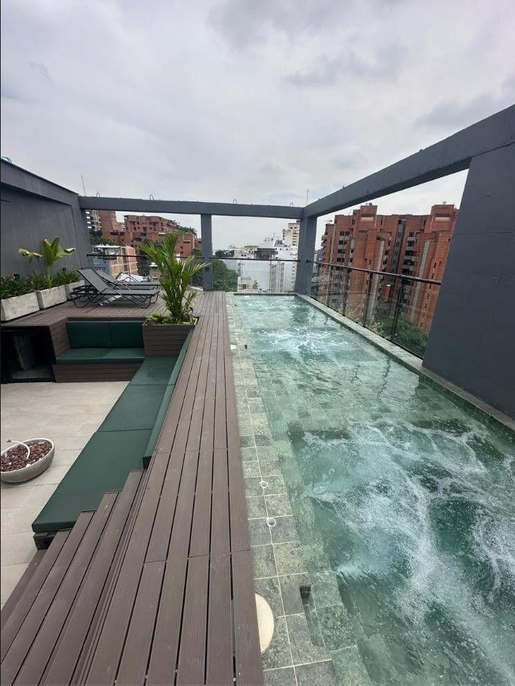 Apartaestudio en venta Valle Del Cauca Cali Granada 18 m2 Habitaciones 1 Baños 1 Garajes 0 Precio $240000000