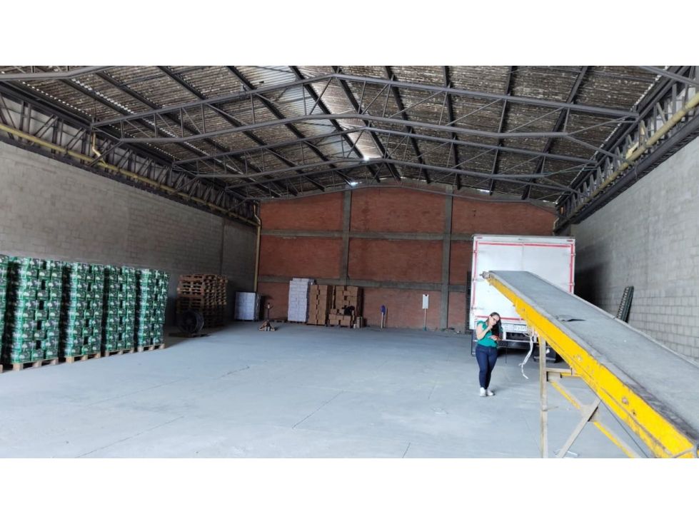 Bodega en arriendo Valle Del Cauca Candelaria Candelaria 650 m2 Habitaciones 0 Baños 1 Garajes 3 Precio $14000000