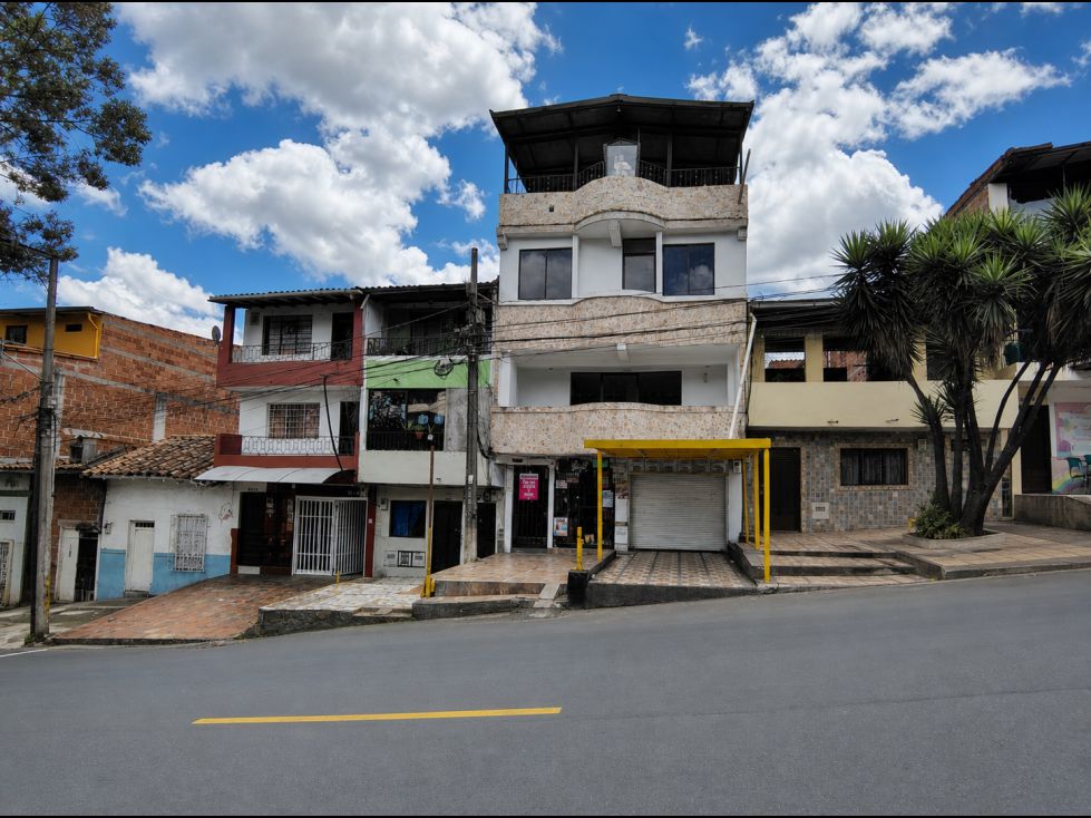 Local en arriendo Antioquia Medellín Sucre 150 m2 Habitaciones 0 Baños 3 Garajes 0 Precio $3500000