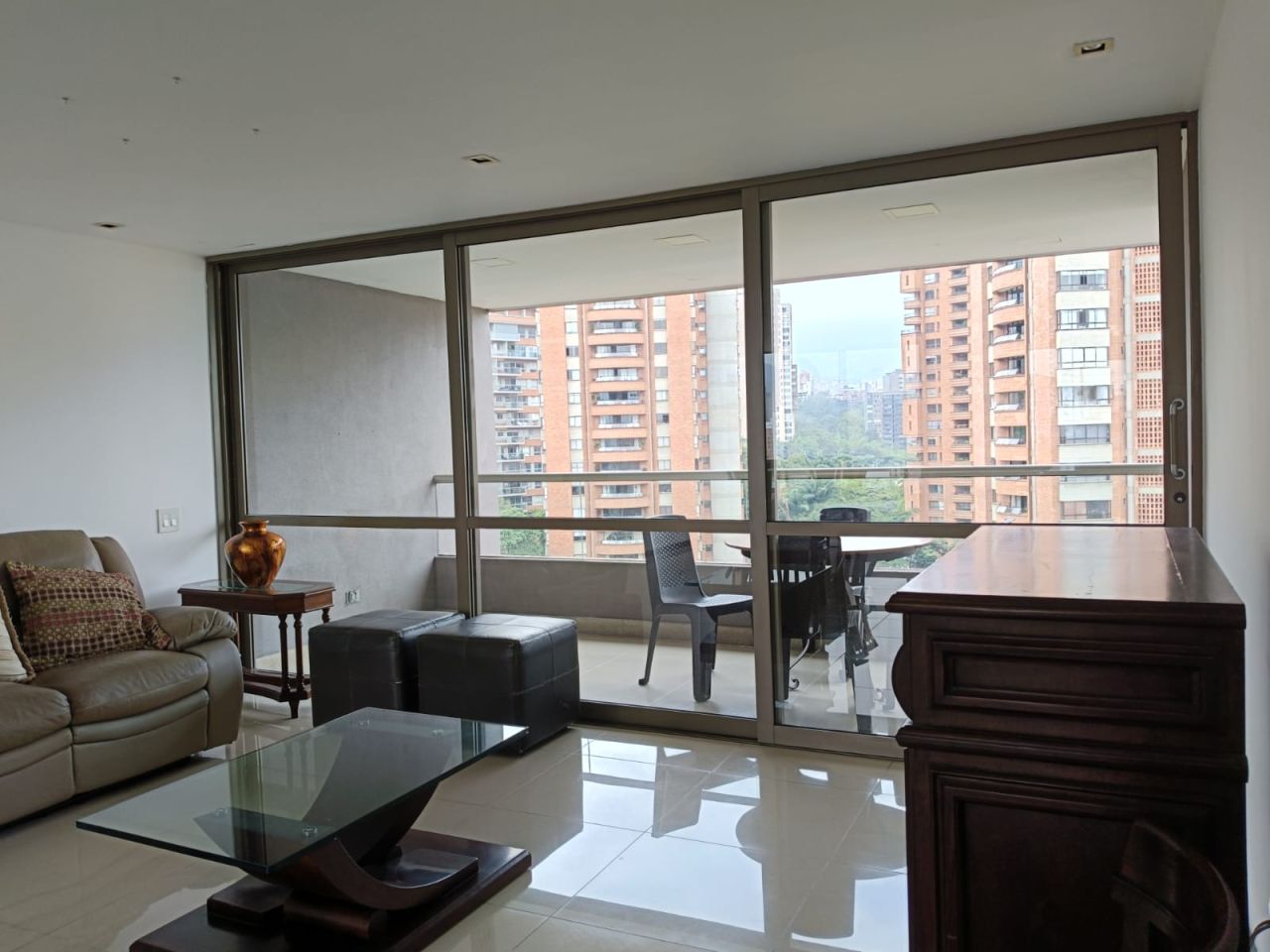 Apartamento en arriendo Antioquia Medellín Los Balsos No 2 132 m2 Habitaciones 3 Baños 3 Garajes 2 Precio $7500000