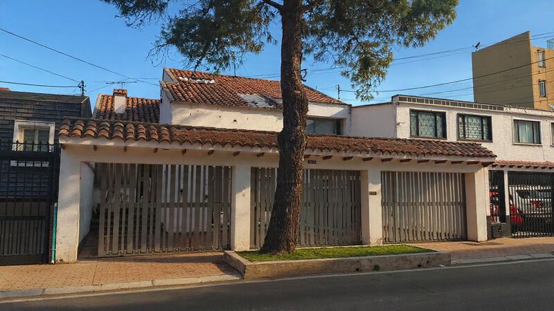 Casa en venta Cundinamarca Bogotá Nuevo Contry 400 m2 Habitaciones 10 Baños 10 Garajes 4 Precio $1700000000