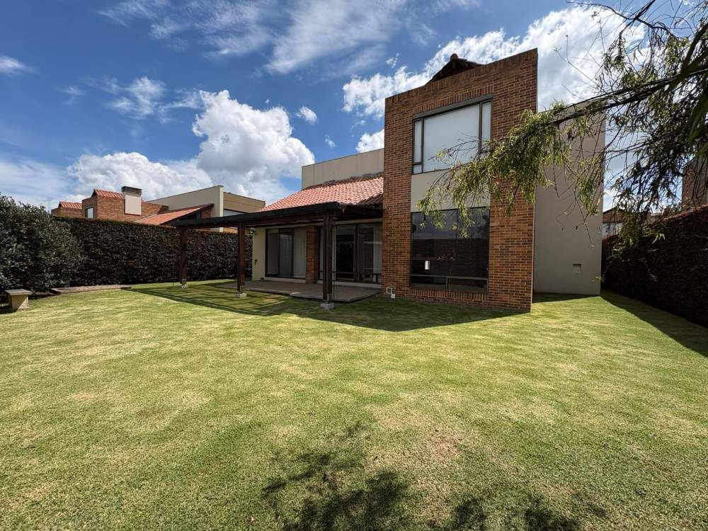 Casa en venta Cundinamarca Cajicá Milla De Oro 310 m2 Habitaciones 4 Baños 5 Garajes 3 Precio $1890000000