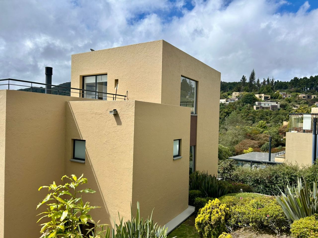 Casa en venta Cundinamarca La Calera La Calera 348 m2 Habitaciones 4 Baños 6 Garajes 3 Precio $2700000000