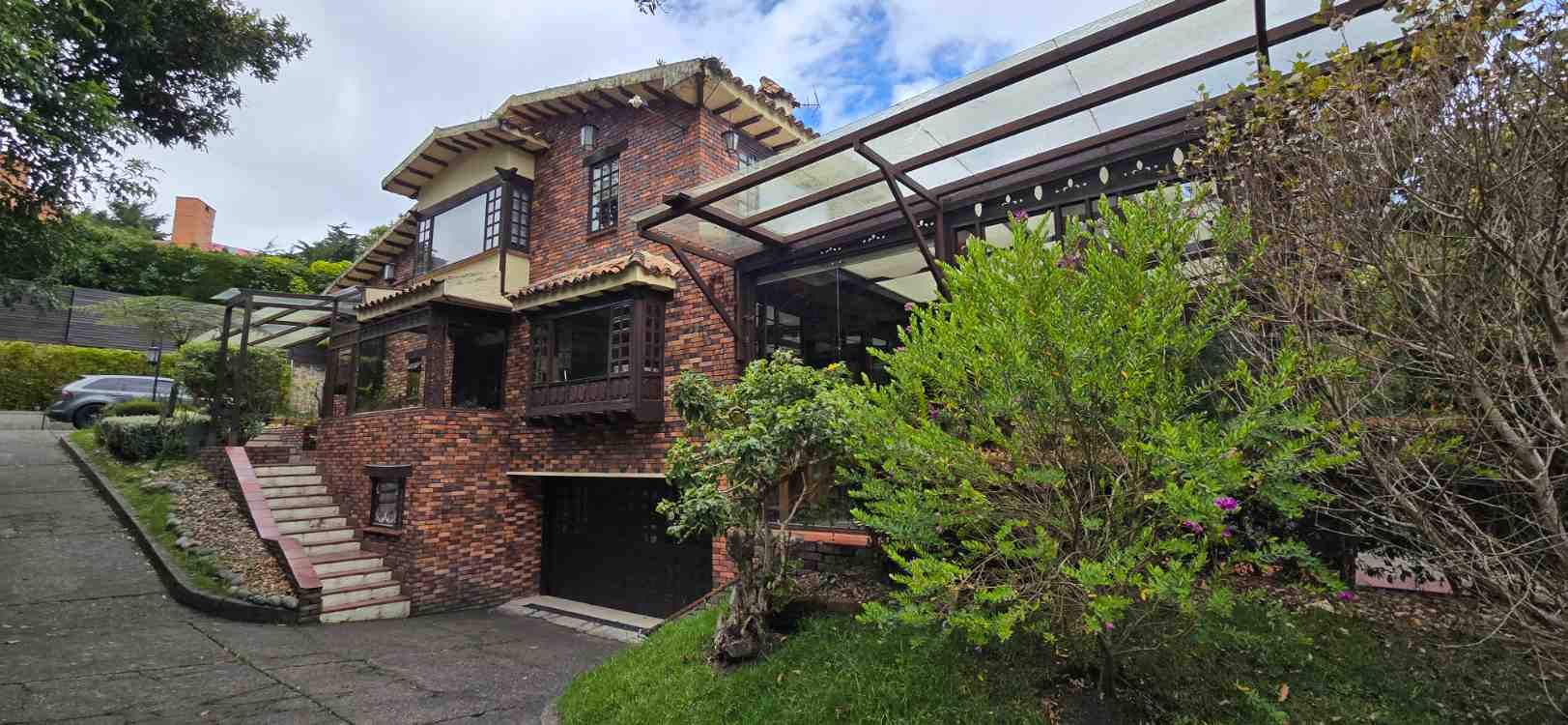Casa en venta Cundinamarca Bogotá San Isidro 550 m2 Habitaciones 3 Baños 4 Garajes 2 Precio $3300000000