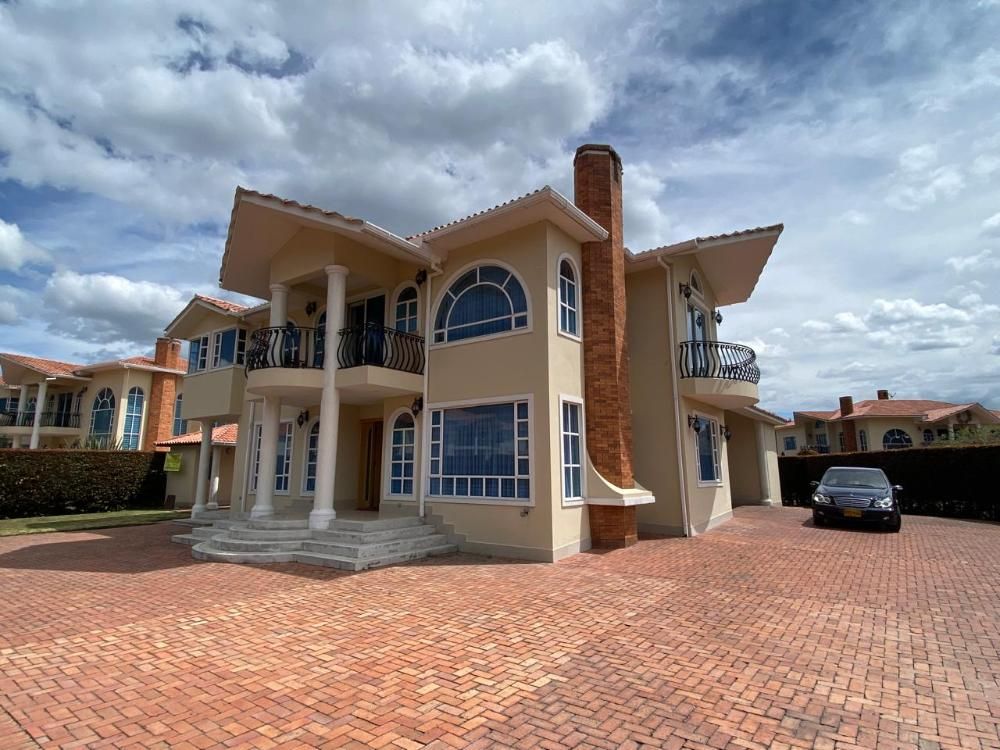 Casa en venta Cundinamarca Cajicá Cajica 922 m2 Habitaciones 3 Baños 4 Garajes 6 Precio $2400000000