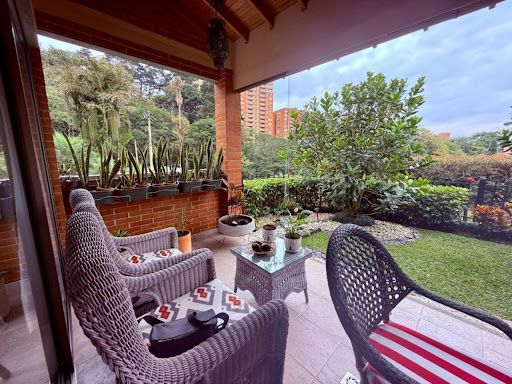 Casa en venta Antioquia Medellín El Tesoro 180 m2 Habitaciones 3 Baños 3 Garajes 2 Precio $1600000000