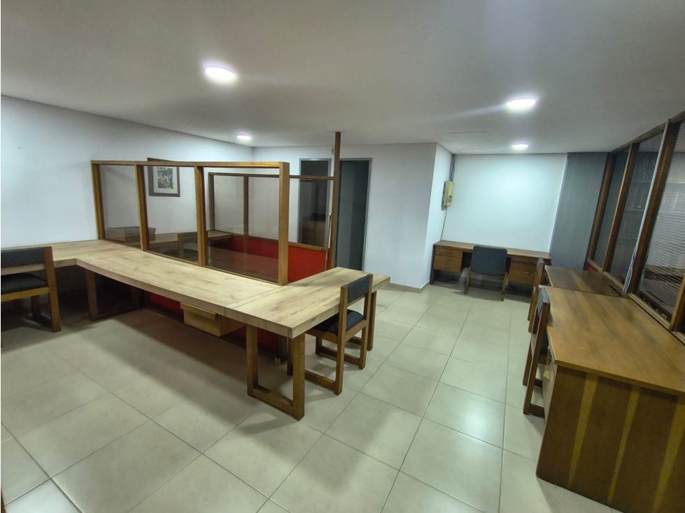 Oficina en arriendo o venta Antioquia Medellín Urbanizacion Villa Del Aburra 140 m2 Habitaciones 0 Baños 1 Garajes 0 Precio venta $650000000 Precio arriendo $4500000