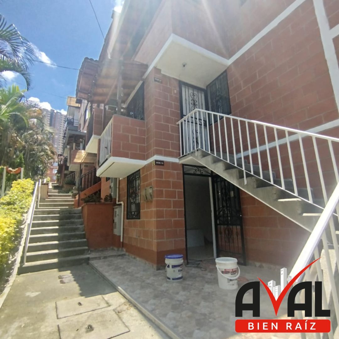 Casa en arriendo Antioquia Medellín Pajarito 130 m2 Habitaciones 4 Baños 3 Garajes 0 Precio $1600000