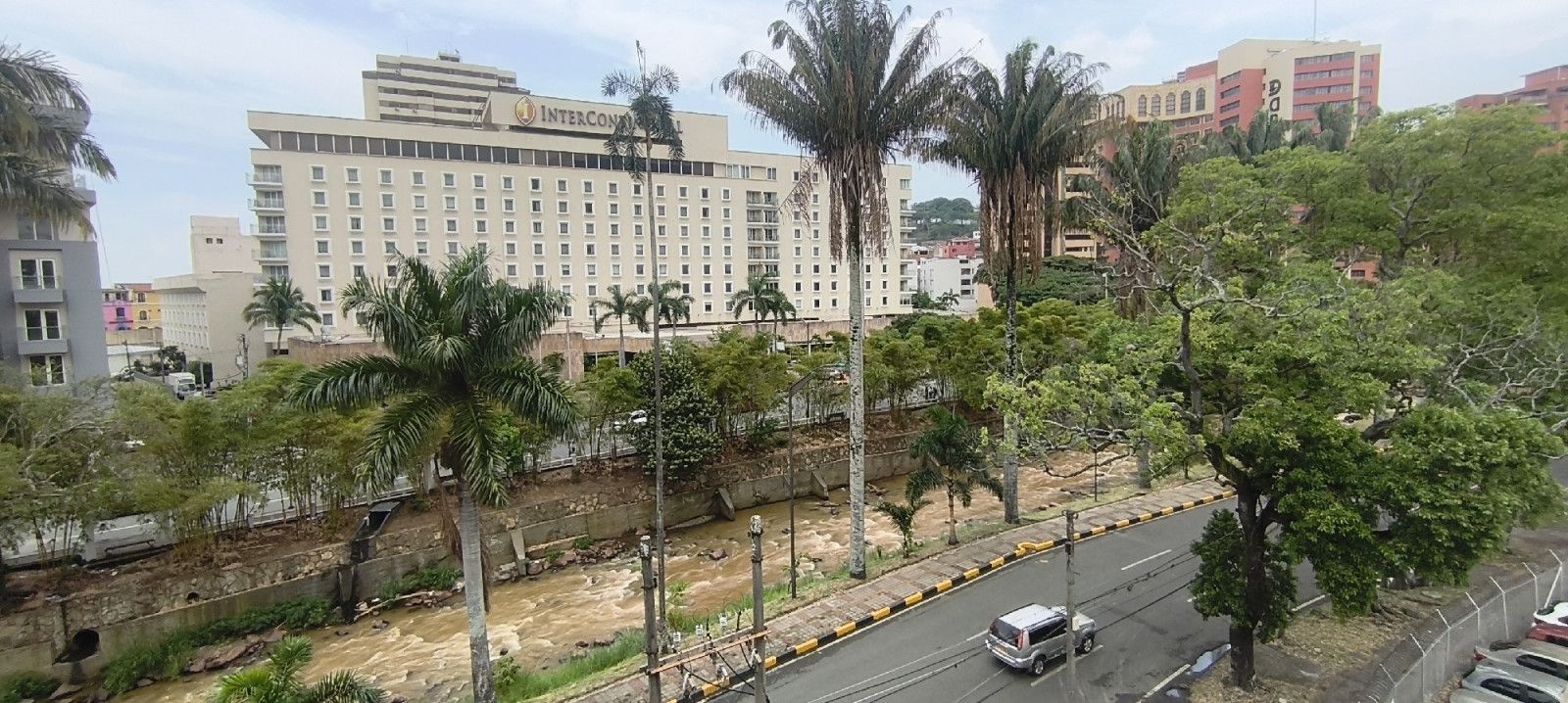 Edificio en venta Valle Del Cauca Cali Centenario 1200 m2 Habitaciones 11 Baños 13 Garajes 6 Precio $4900000000