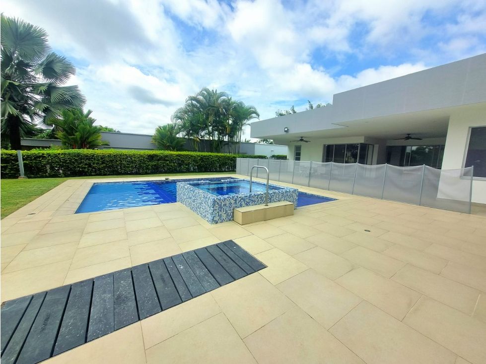 Casa Campestre en venta Risaralda Pereira Pereira 450 m2 Habitaciones 3 Baños 5 Garajes 3 Precio $1600000000