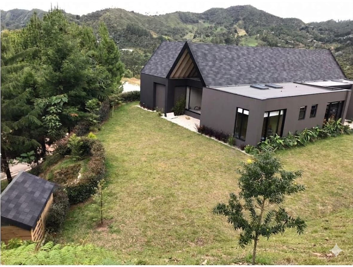 Casa en arriendo Antioquia El Retiro El Retiro 230 m2 Habitaciones 3 Baños 3 Garajes 2 Precio $14000000