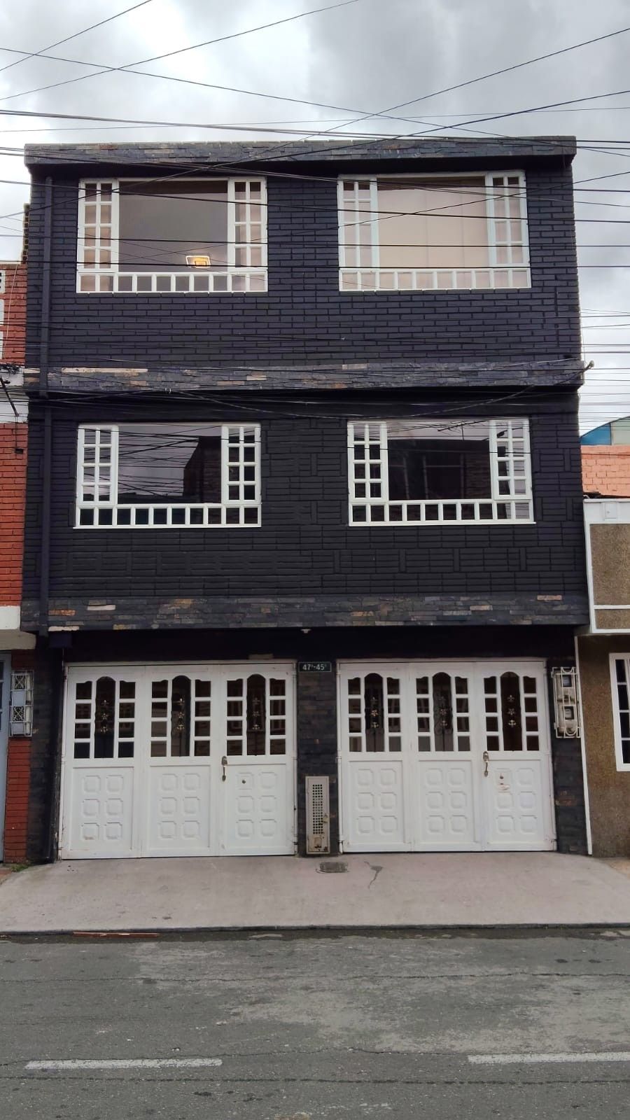 Casa en venta Cundinamarca Bogotá Laguneta 400 m2 Habitaciones 10 Baños 4 Garajes 6 Precio $1100000000