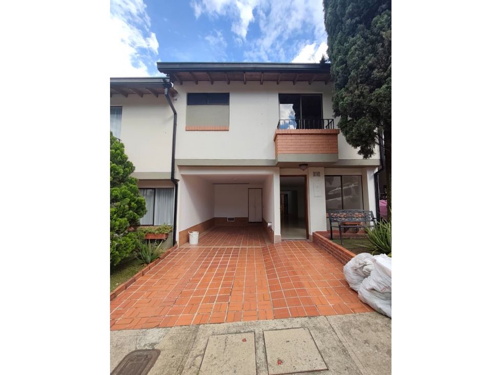 Casa en venta Antioquia Sabaneta Aldea Verde 126 m2 Habitaciones 4 Baños 3 Garajes 2 Precio $900000000