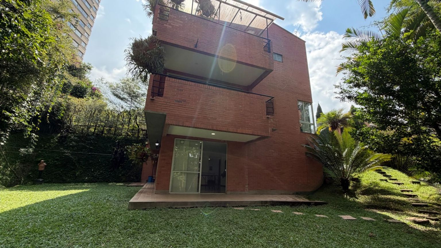 Casa en venta Antioquia Envigado Bosques De San Jorge 387 m2 Habitaciones 4 Baños 6 Garajes 4 Precio $3150000000