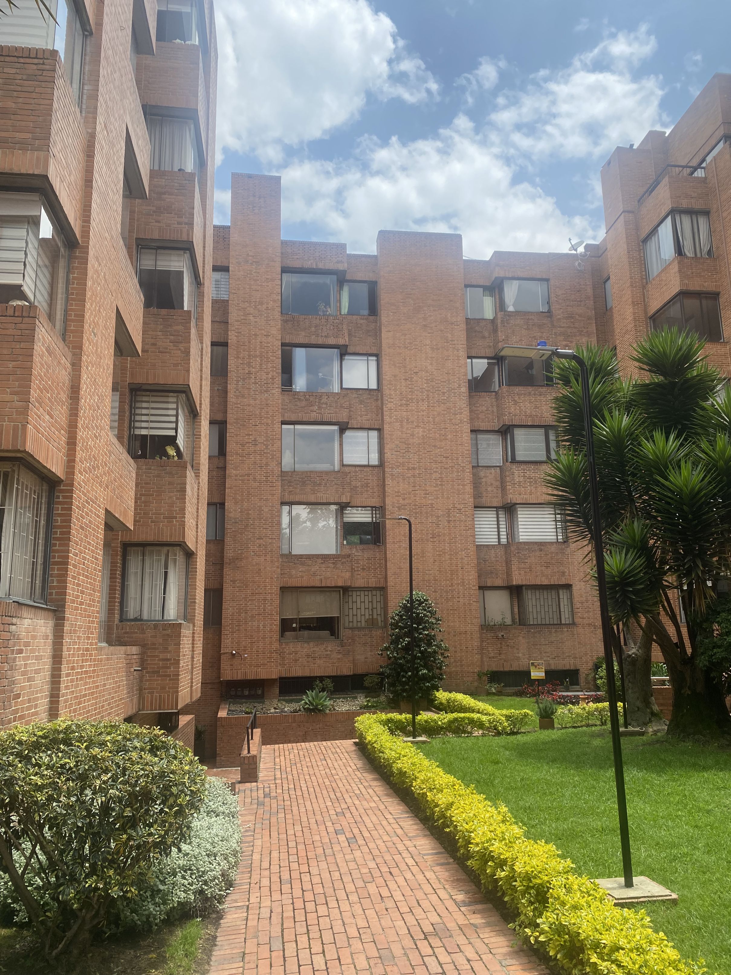 Apartamento en venta Cundinamarca Bogotá San José Del Prado 112 m2 Habitaciones 3 Baños 3 Garajes 1 Precio $650000000
