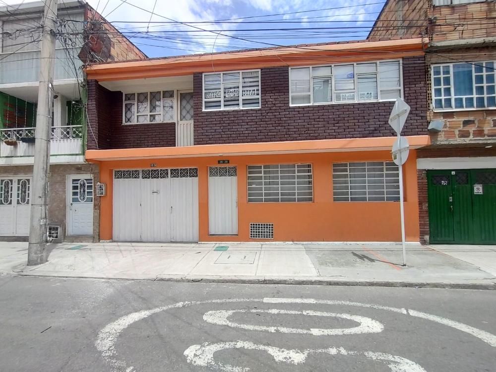 Casa en venta Cundinamarca Bogotá Samore 194 m2 Habitaciones 6 Baños 3 Garajes 1 Precio $580000000