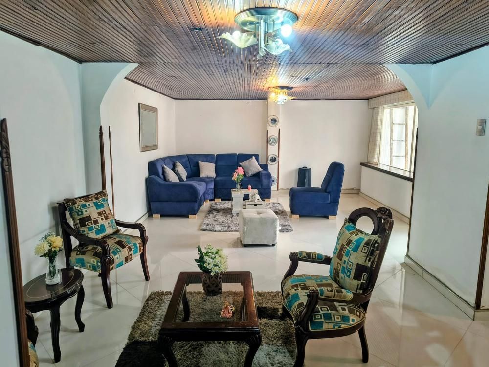 Casa en venta Cundinamarca Bogotá Timiza 236 m2 Habitaciones 7 Baños 3 Garajes 2 Precio $599000000