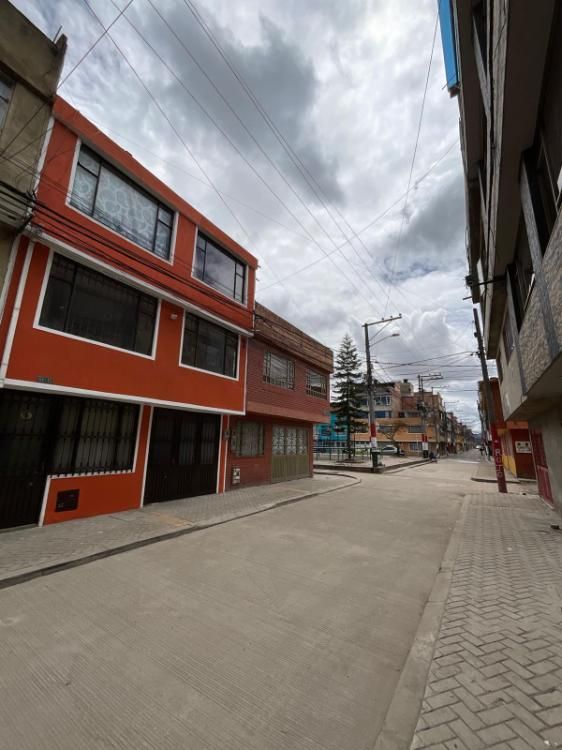 Casa en venta Cundinamarca Bogotá El Palmar 210 m2 Habitaciones 6 Baños 5 Garajes 1 Precio $590000000