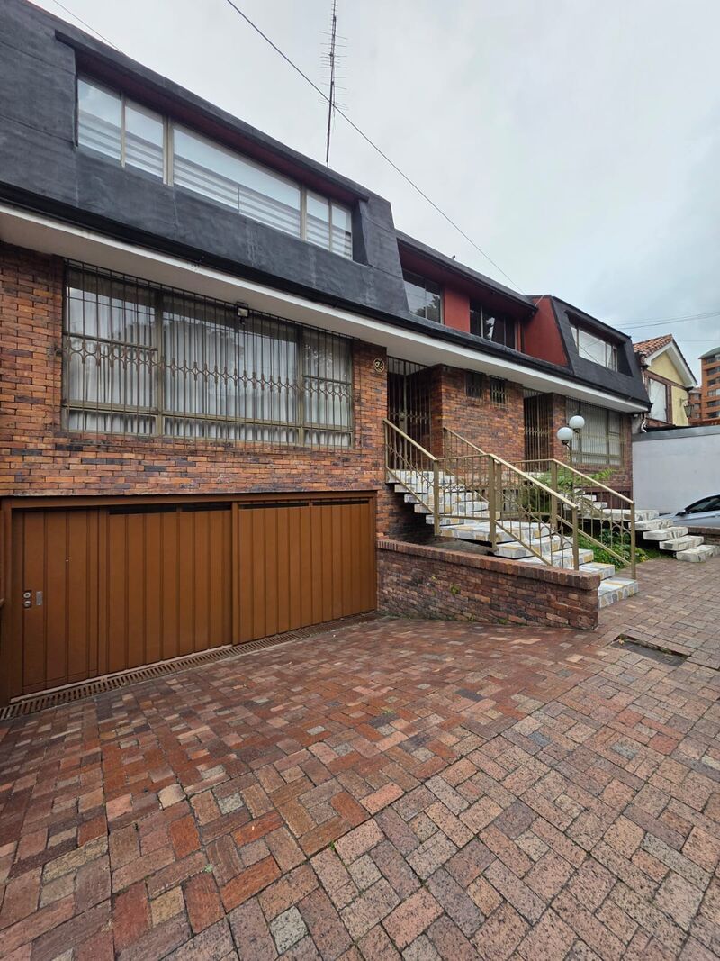 Casa en venta Cundinamarca Bogotá Pelodo Del Contry 1750 m2 Habitaciones 5 Baños 5 Garajes 2 Precio $1800000000