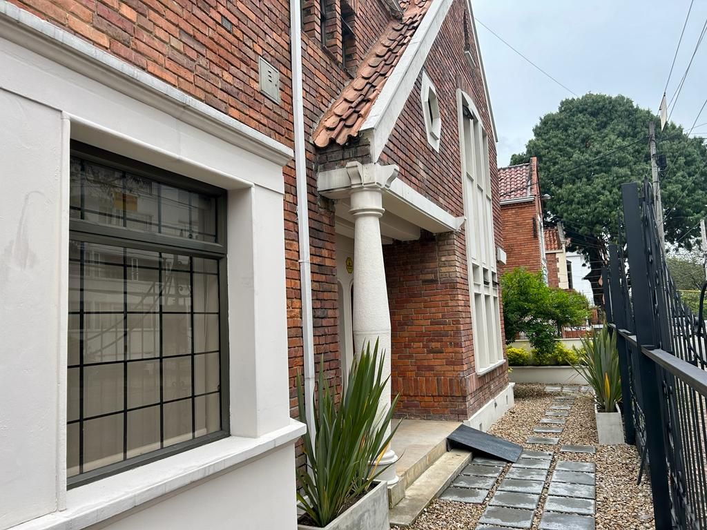 Casa en venta Cundinamarca Bogotá Quinta Camacho 402 m2 Habitaciones 6 Baños 6 Garajes 3 Precio $3550000000