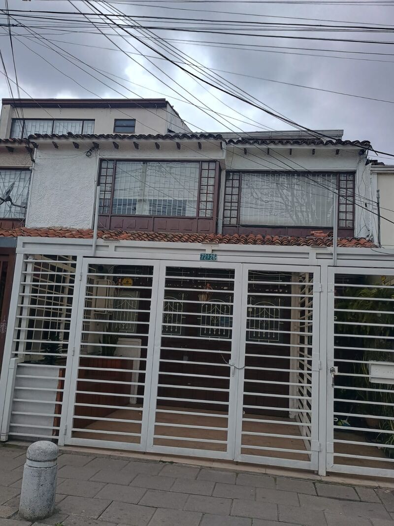 Casa en venta Cundinamarca Bogotá San Luis 260 m2 Habitaciones 3 Baños 5 Garajes 0 Precio $1680000000
