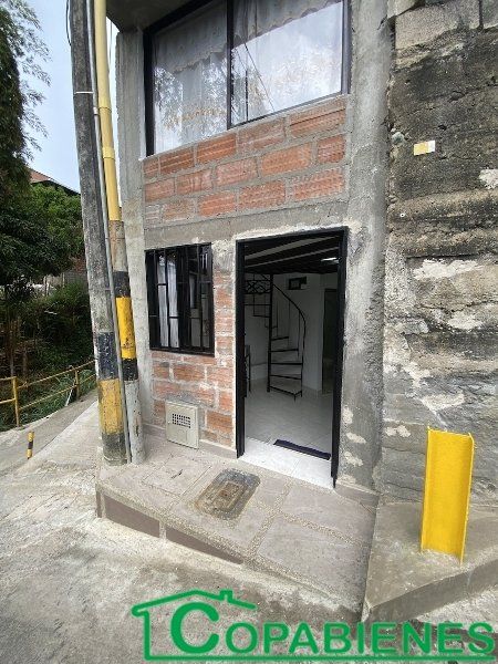 Apartaestudio en arriendo Antioquia Copacabana La Azulita 40 m2 Habitaciones 1 Baños 1 Garajes 0 Precio $850000