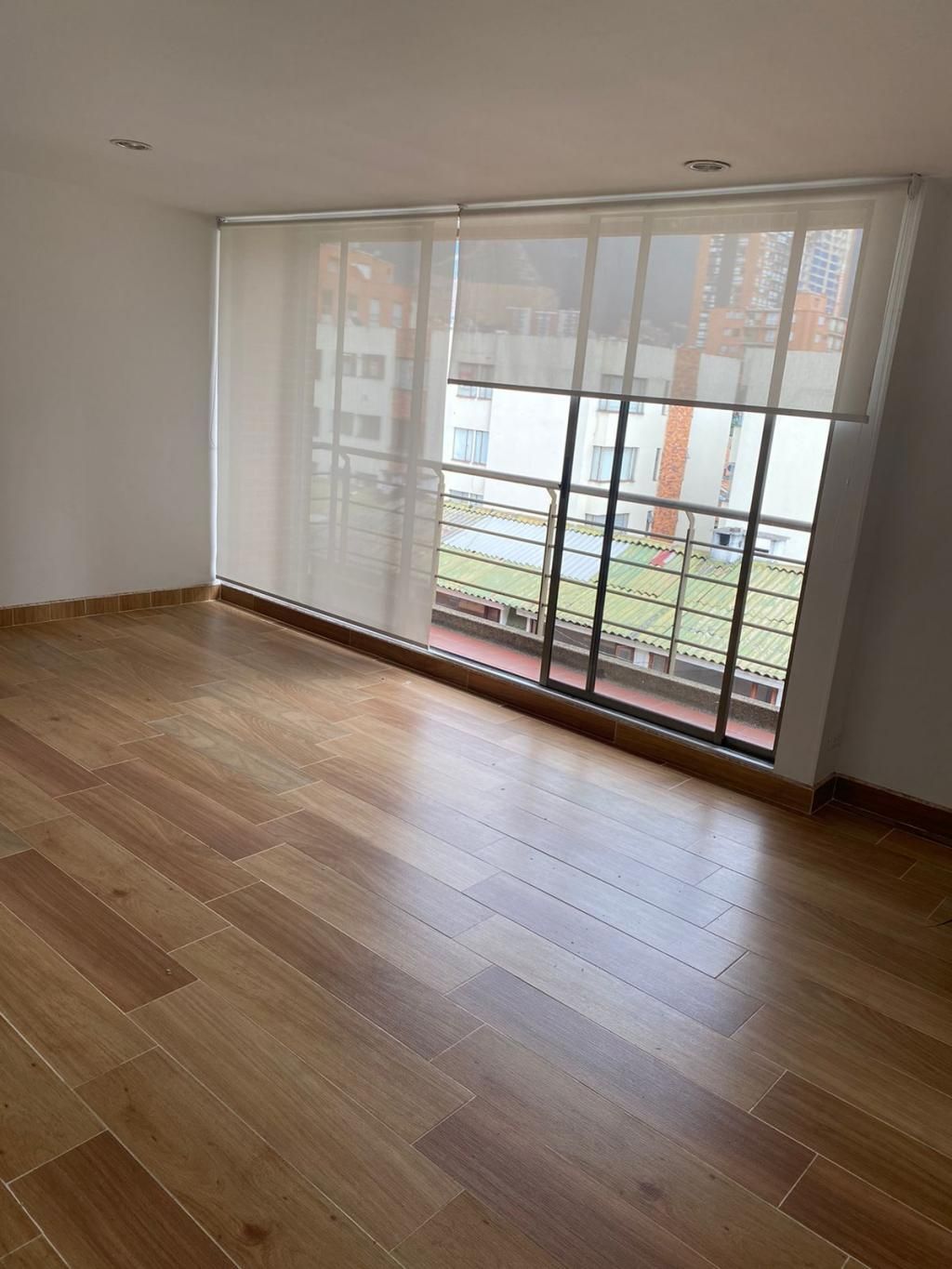 Apartamento en arriendo Cundinamarca Bogotá Cedro Narvaez 90 m2 Habitaciones 3 Baños 2 Garajes 1 Precio $3500000