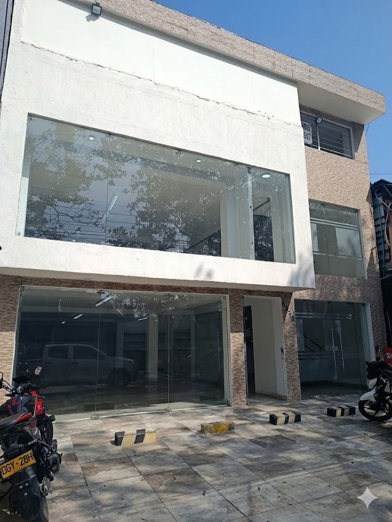 Local en arriendo Valle Del Cauca Cali Camino Real 220 m2 Habitaciones 0 Baños 2 Garajes 2 Precio $8000000