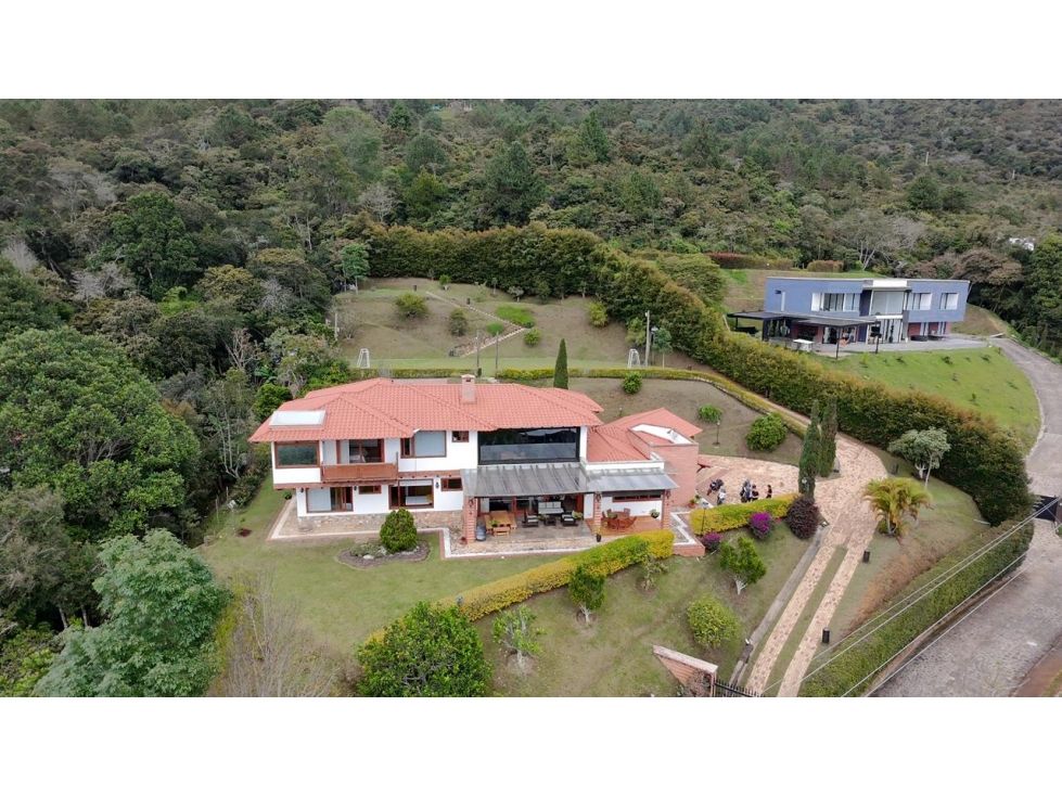 Casa en arriendo Antioquia Bello Bello 700 m2 Habitaciones 3 Baños 6 Garajes 4 Precio $15000000