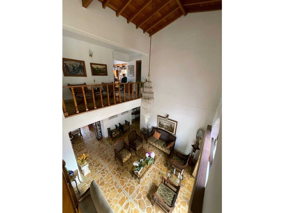 Casa en venta Antioquia Medellín Bolivariana 264 m2 Habitaciones 4 Baños 5 Garajes 3 Precio $1300000000