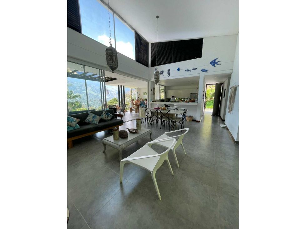 Finca en venta Antioquia Barbosa Santa Mónica 230 m2 Habitaciones 4 Baños 6 Garajes 5 Precio $1650000000