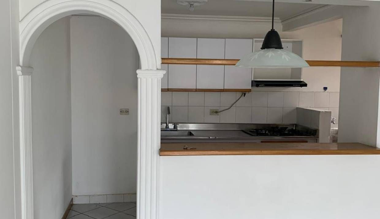 Apartamento en arriendo Antioquia Envigado Jardines 74 m2 Habitaciones 3 Baños 2 Garajes 0 Precio $2800000