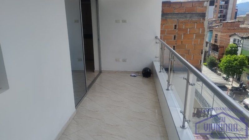 Apartamento en arriendo Antioquia Medellín Cristo Rey 93 m2 Habitaciones 3 Baños 2 Garajes 0 Precio $2500000