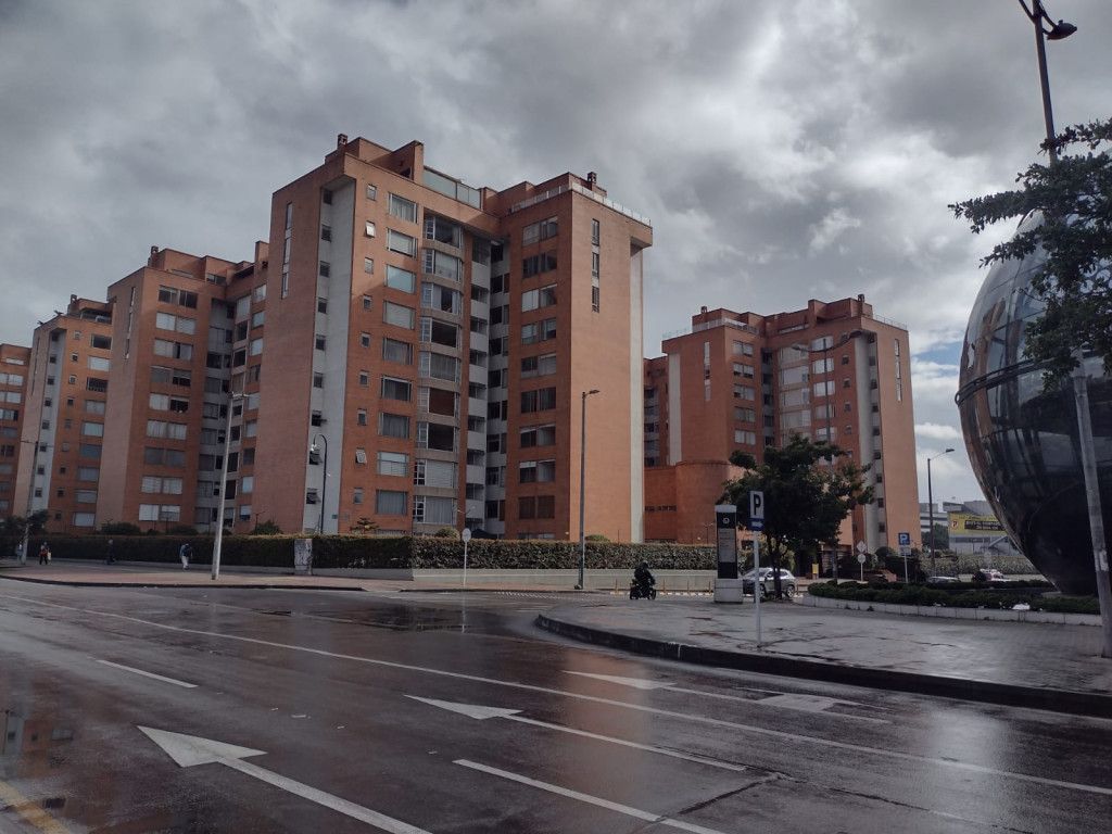 Apartamento en arriendo Cundinamarca Bogotá Ciudad Salitre Sur-oriental 83 m2 Habitaciones 3 Baños 2 Garajes 2 Precio $4437300