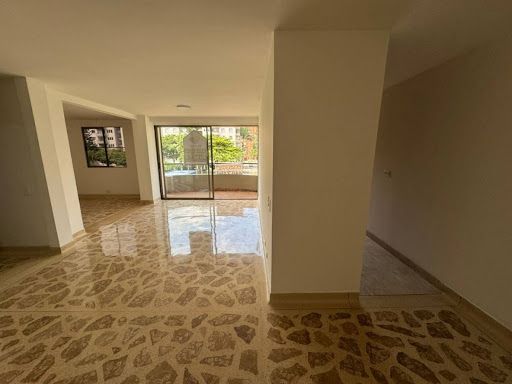 Apartamento en arriendo Antioquia Medellín Urbanizacion Los Laureles 110 m2 Habitaciones 3 Baños 2 Garajes 1 Precio $5300000