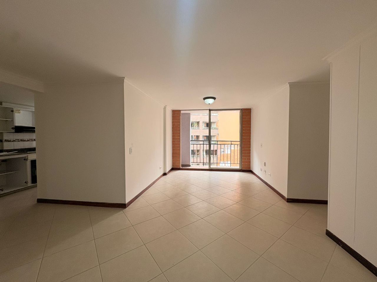 Apartamento en arriendo Antioquia Medellín Jardines 120 m2 Habitaciones 3 Baños 2 Garajes 1 Precio $5000000