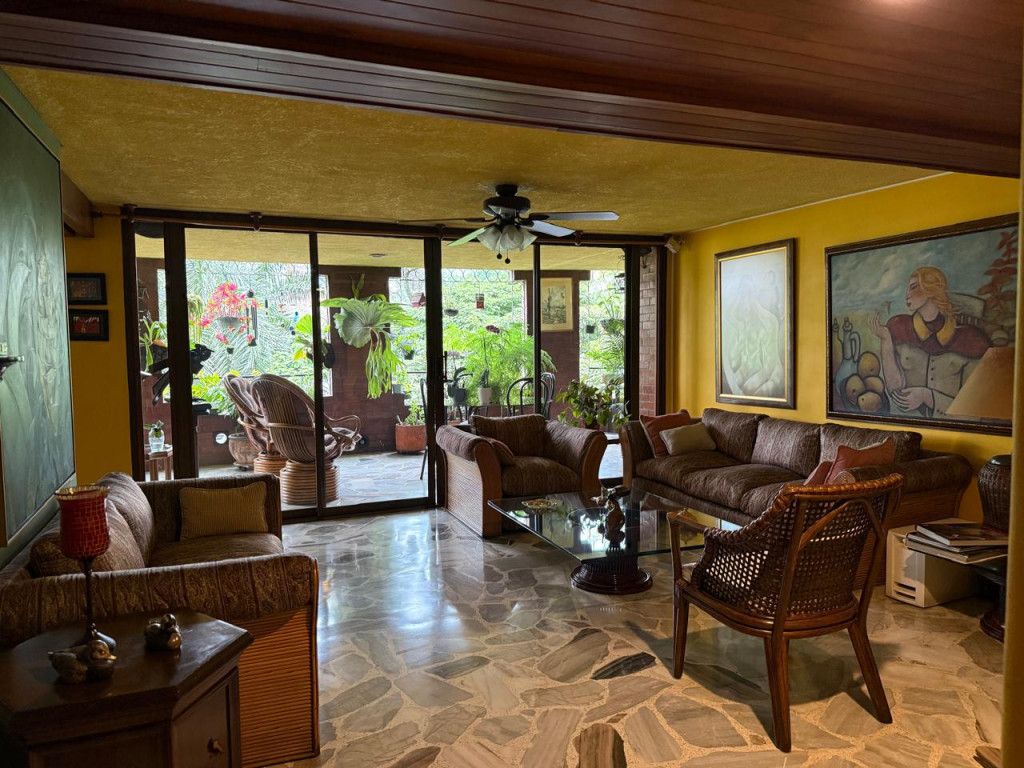 Apartamento en venta Valle Del Cauca Cali Terrón Colorado 179 m2 Habitaciones 3 Baños 3 Garajes 2 Precio $780000000