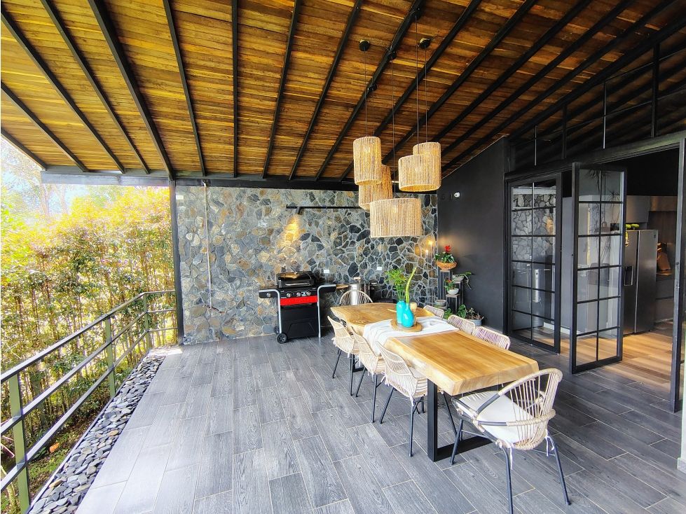 Casa Campestre en venta Antioquia Guarne Guarne 400 m2 Habitaciones 3 Baños 3 Garajes 4 Precio $2250000000