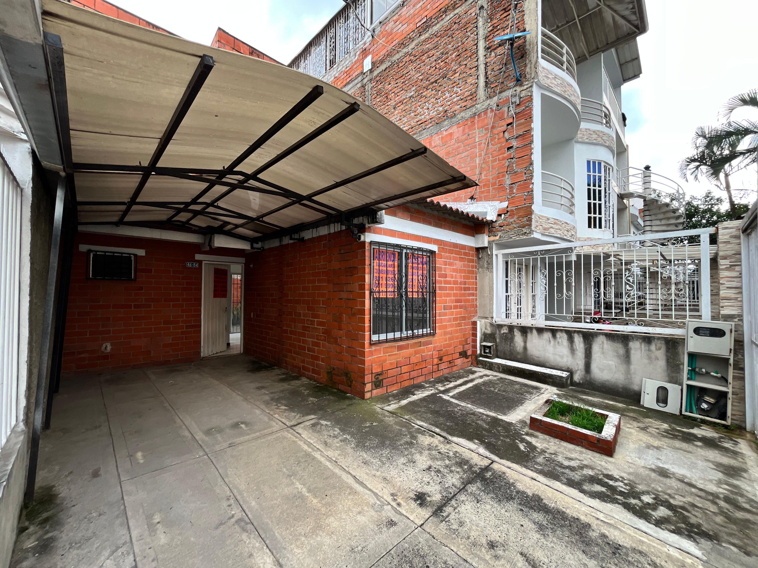 Casa en arriendo Valle Del Cauca Cali Ciudad 2000 125 m2 Habitaciones 2 Baños 2 Garajes 1 Precio $1300000