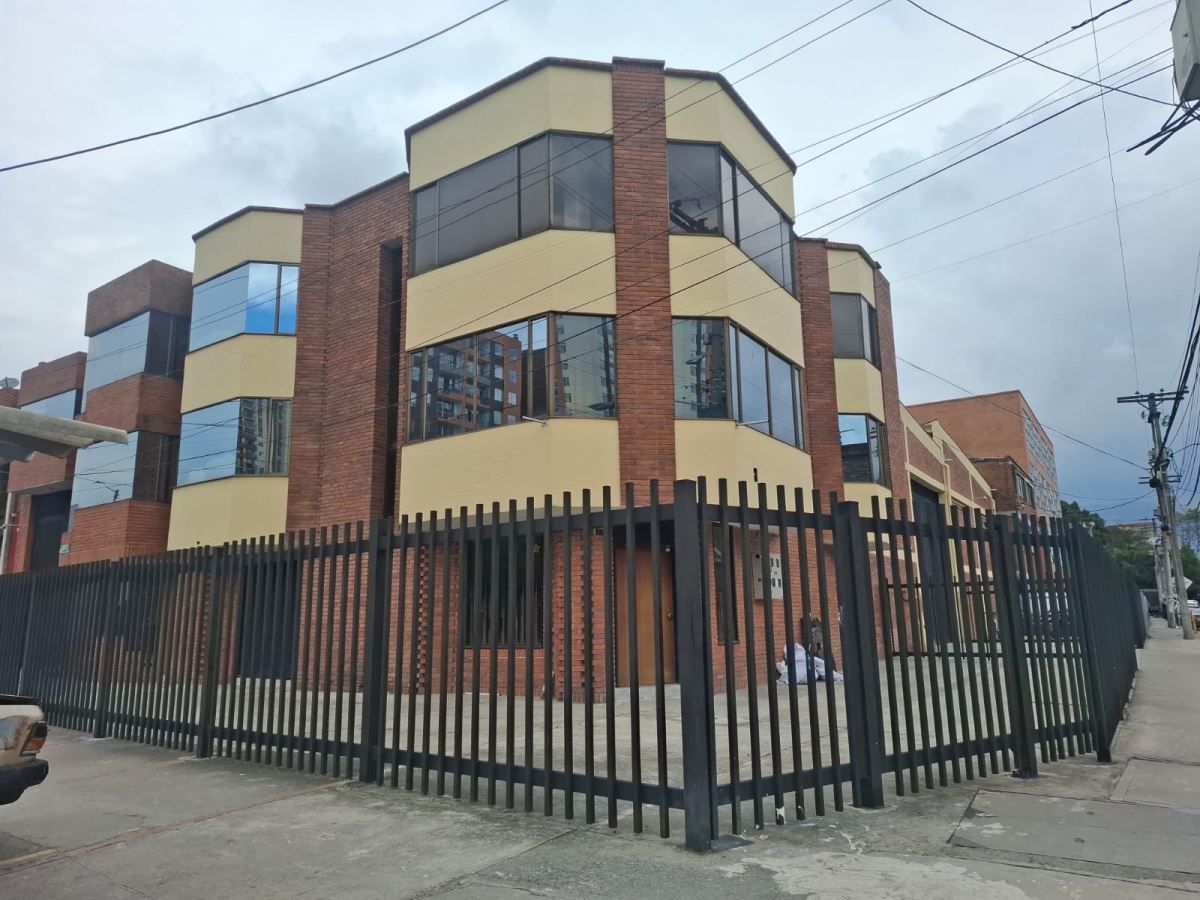 Edificio en arriendo Cundinamarca Bogotá La Estrada 279 m2 Habitaciones 3 Baños 3 Garajes 4 Precio $12000000